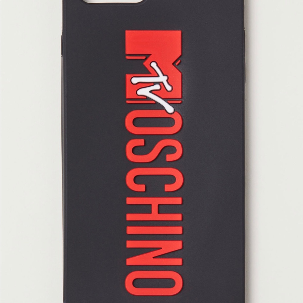 MOSCHINOXH&M PHONE CASE